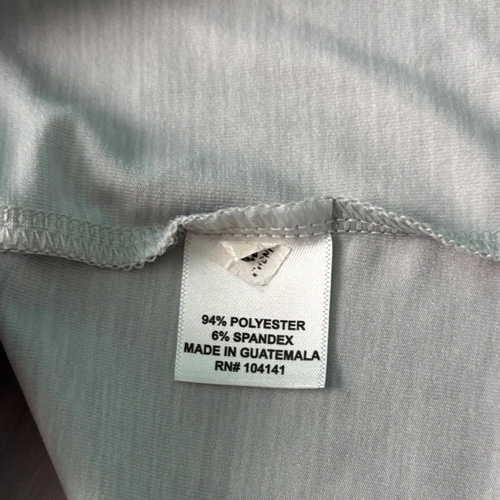 Lady Hagan Light Gray Sleeveless V-Neck Polo Shirt Size Large - Picture 4 of 4